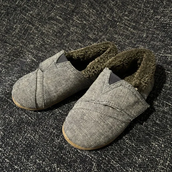 Children/Toddler Tom’s House Slippers/shoes Size 11 - Picture 2 of 7